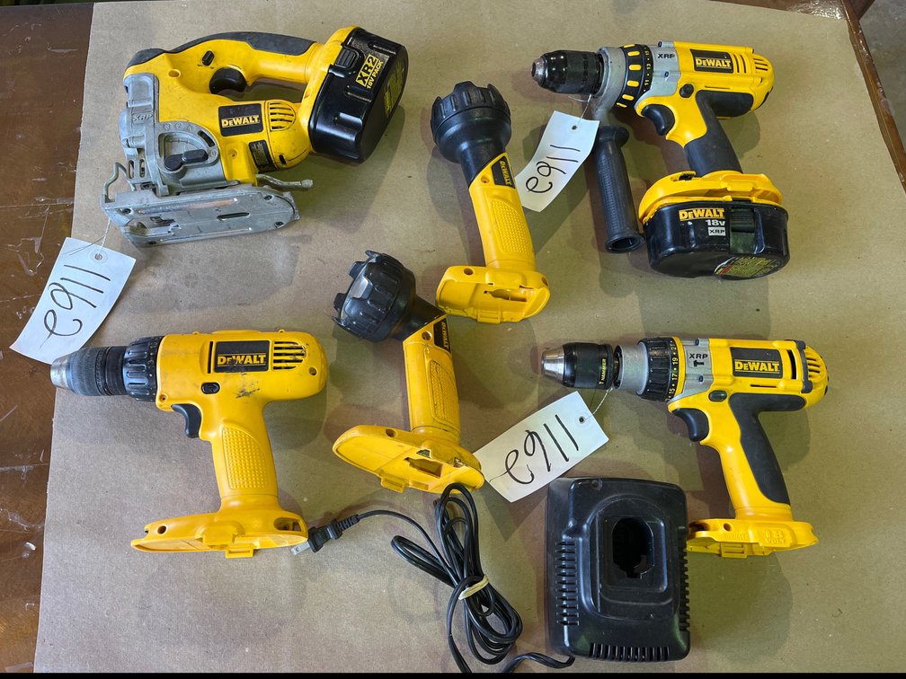 ASSORTED 18V DEWALT CORDLESS POWER TOOLS 