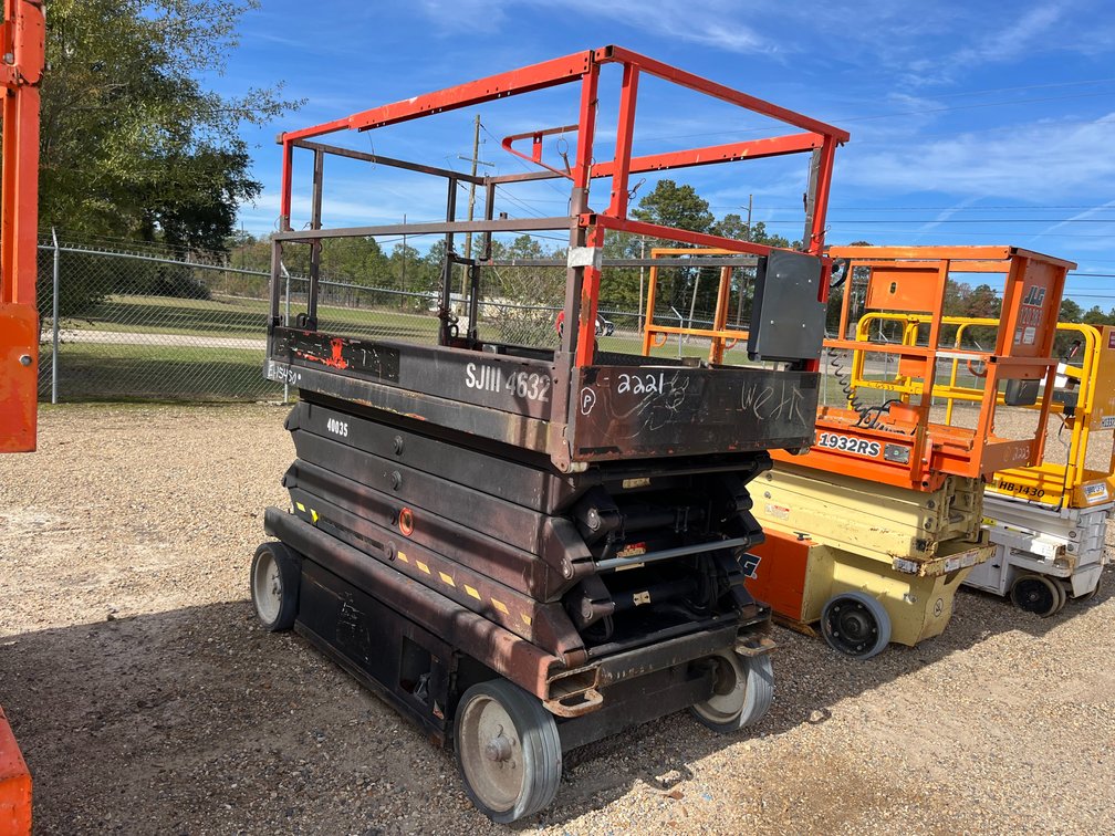 2015 SKYJACK SJ4632 ELECTRIC SCISSOR LIFT