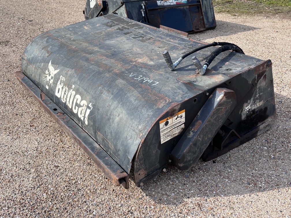 BOBCAT SWEEPER ATTACHMENT