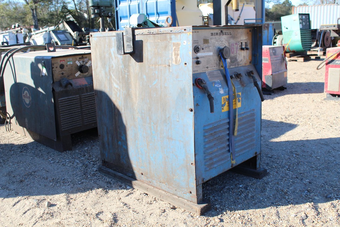MILLER MA300 WELDER