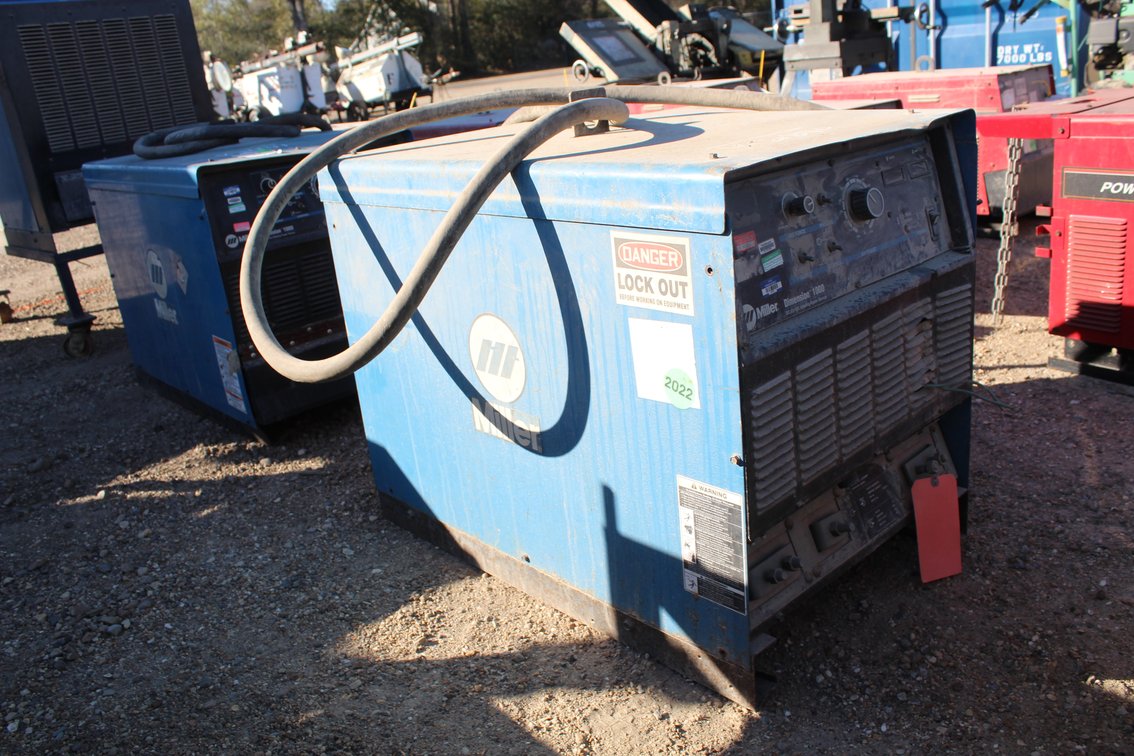 MILLER DIMENSION 1000 WELDER