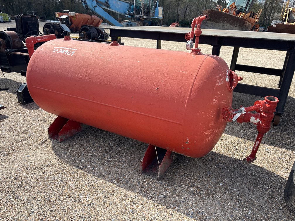 ROUND METAL TANK