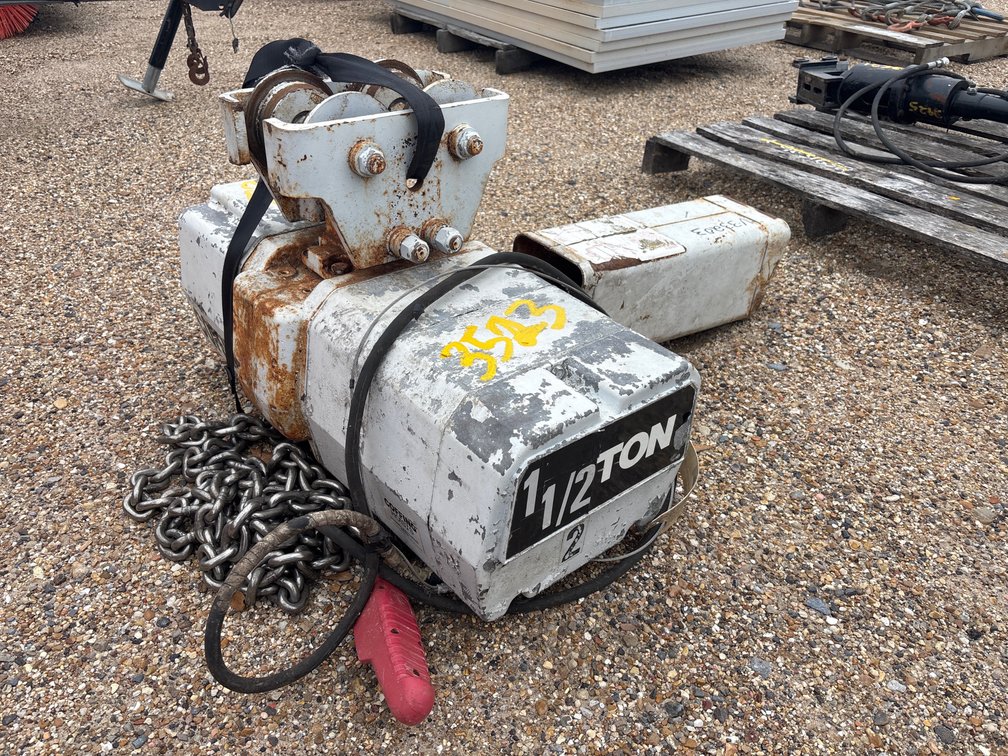 1.5 TON CAPACITY HOIST