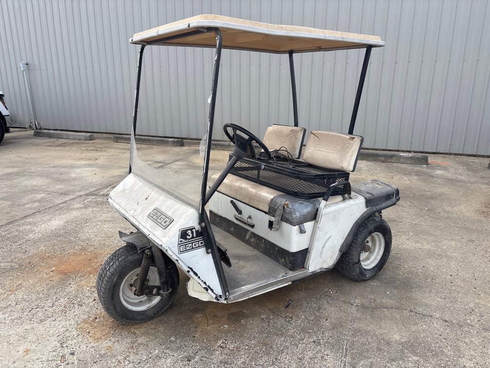 EZ GO 3-WHEEL GOLF CART | NO TITLE