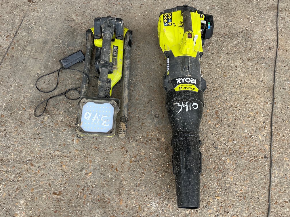 RYOBI BLOWER AND WORK LIGHT COMBO