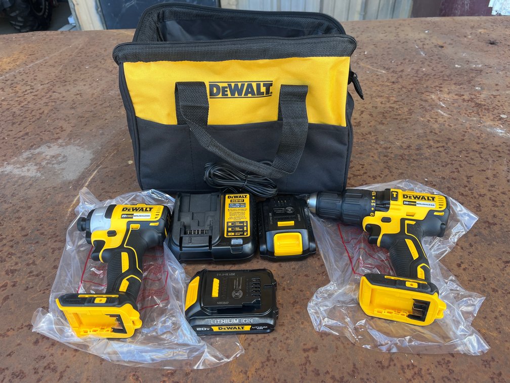 DEWALT COMBO SET DRILL AND IMPACT