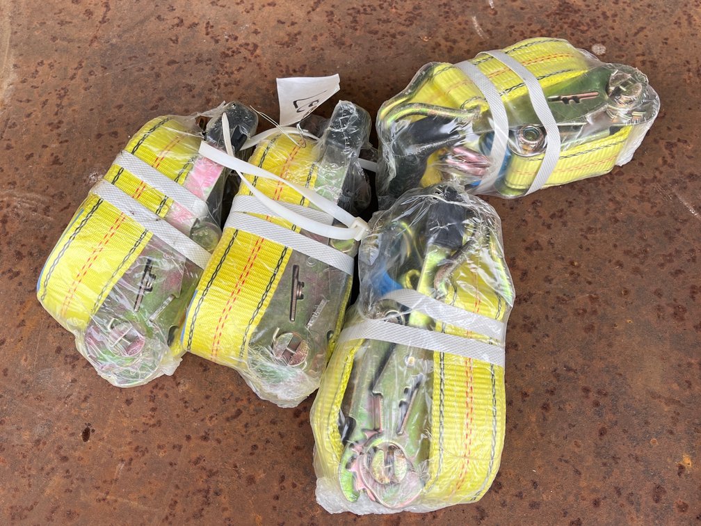 4 HEAVY DUTY RATCHET STRAPS