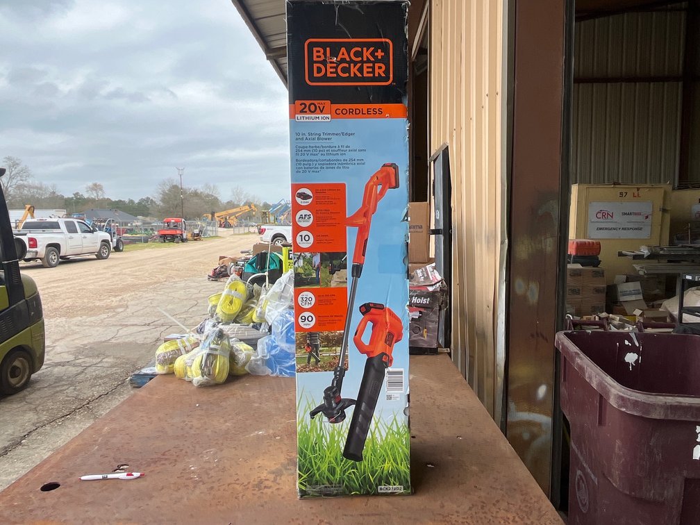 BLACK AND DECKER  CORDLESS TRIMMER AND BLOWER COMBO