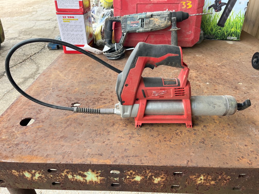 MILWAUKEE ELETRIC GREASE GUN