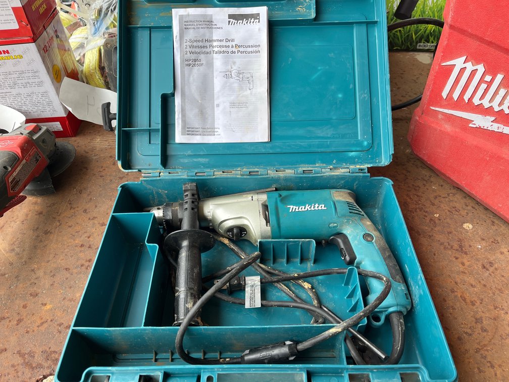 MAKITA HAMMER DRILL