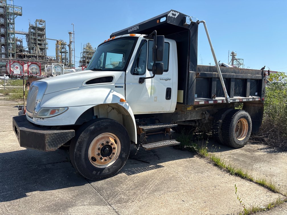 2011 INTERNATIONAL 4300 6YD DUMP TRUCK