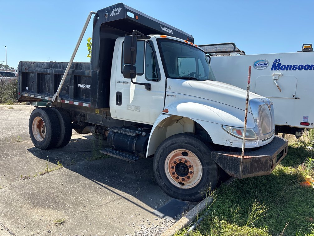 2011 INTERNATIONAL 4300 6YD DUMP TRUCK