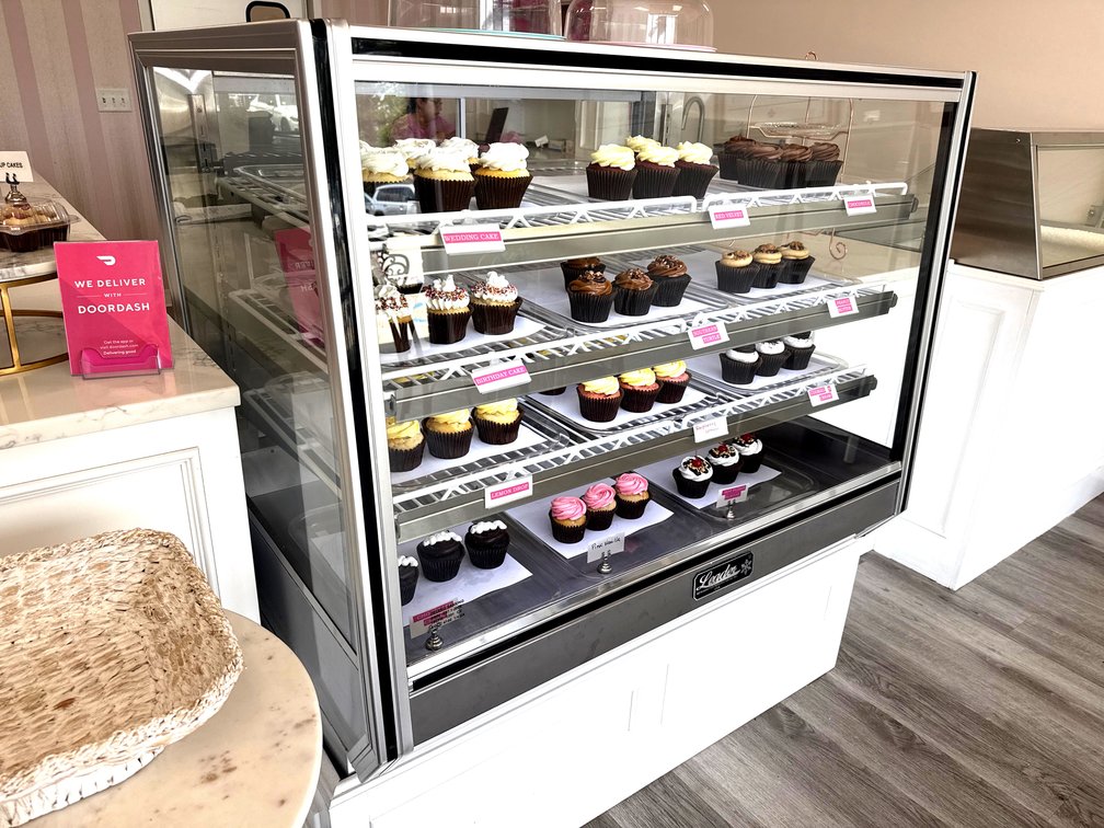 2020 LEADER HBK48D REFRIGERATED GLASS DISPLAY