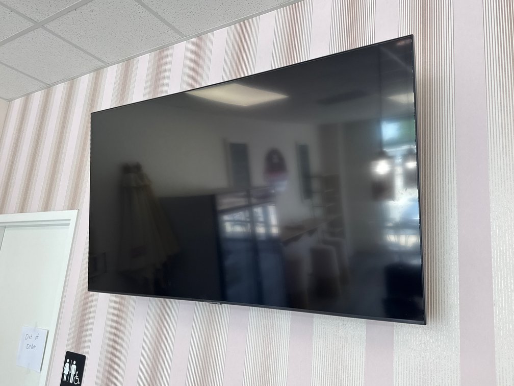 60 INCH SAMSUNG IV TELEVISION W/MOUNT