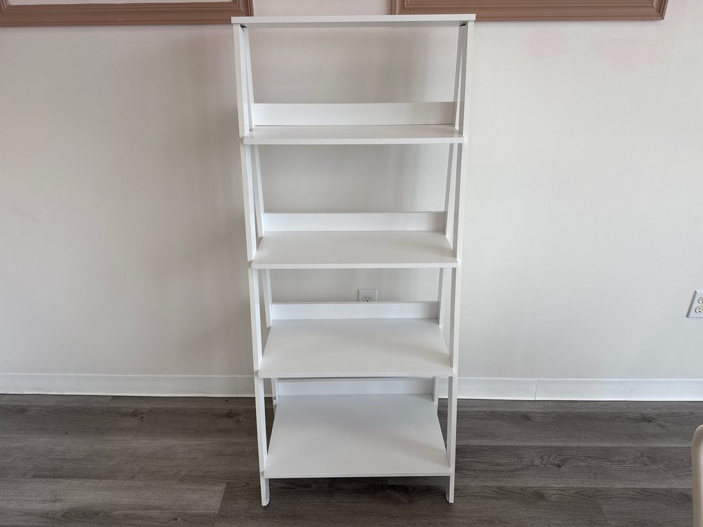 4.5 FT TALL DISPLAY LADDER WITH 5 TIERS
