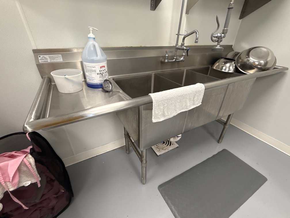 ADVANCE TABCO FC-3-1320-18FL STAINLESS STEEL SINK