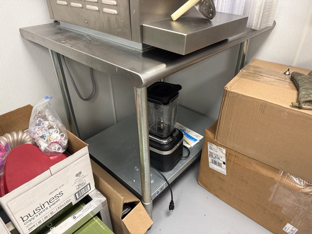 3x2x2 STAINLESS STEEL PREP-TABLE