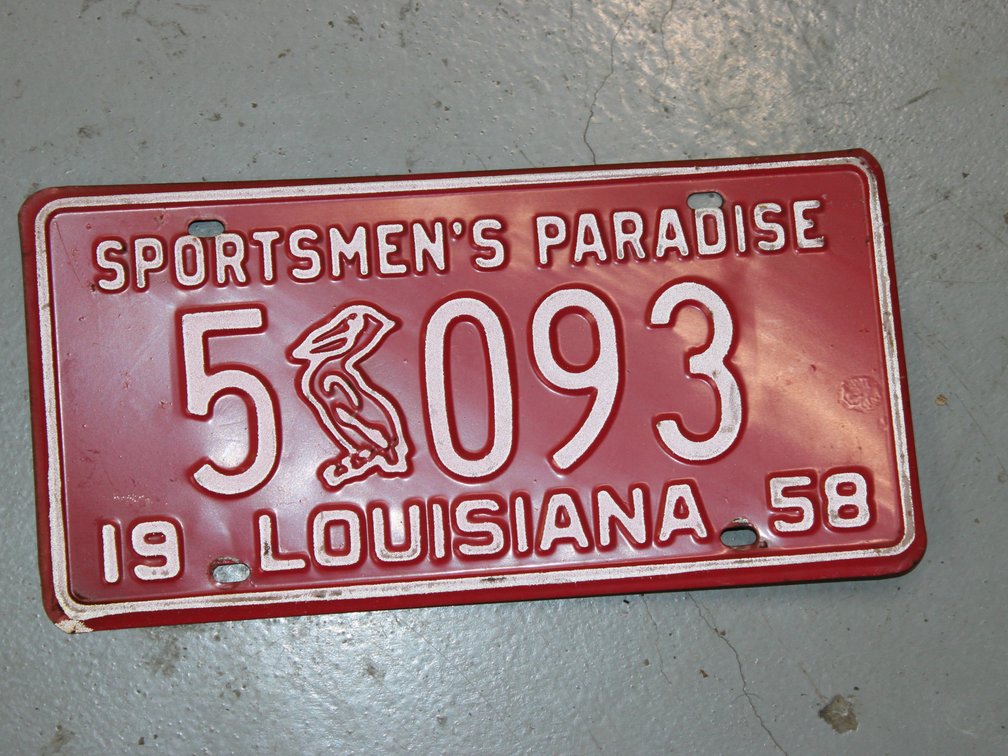 1958 SPORTSMAN'S PARADISE LOUISIANA LICENSE PLATE