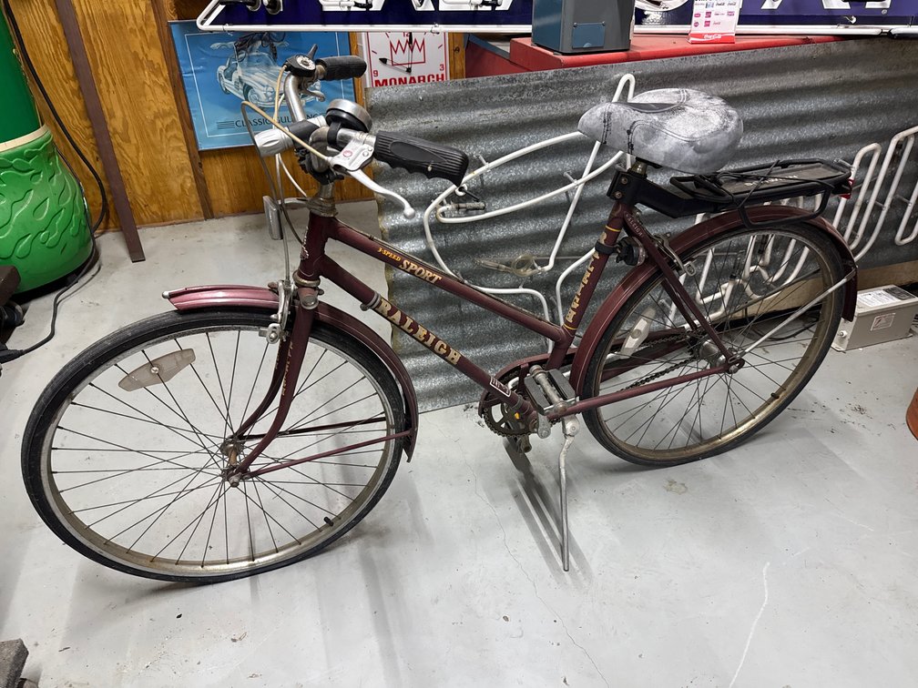 SCHWINN VINTAGE BICYCLE