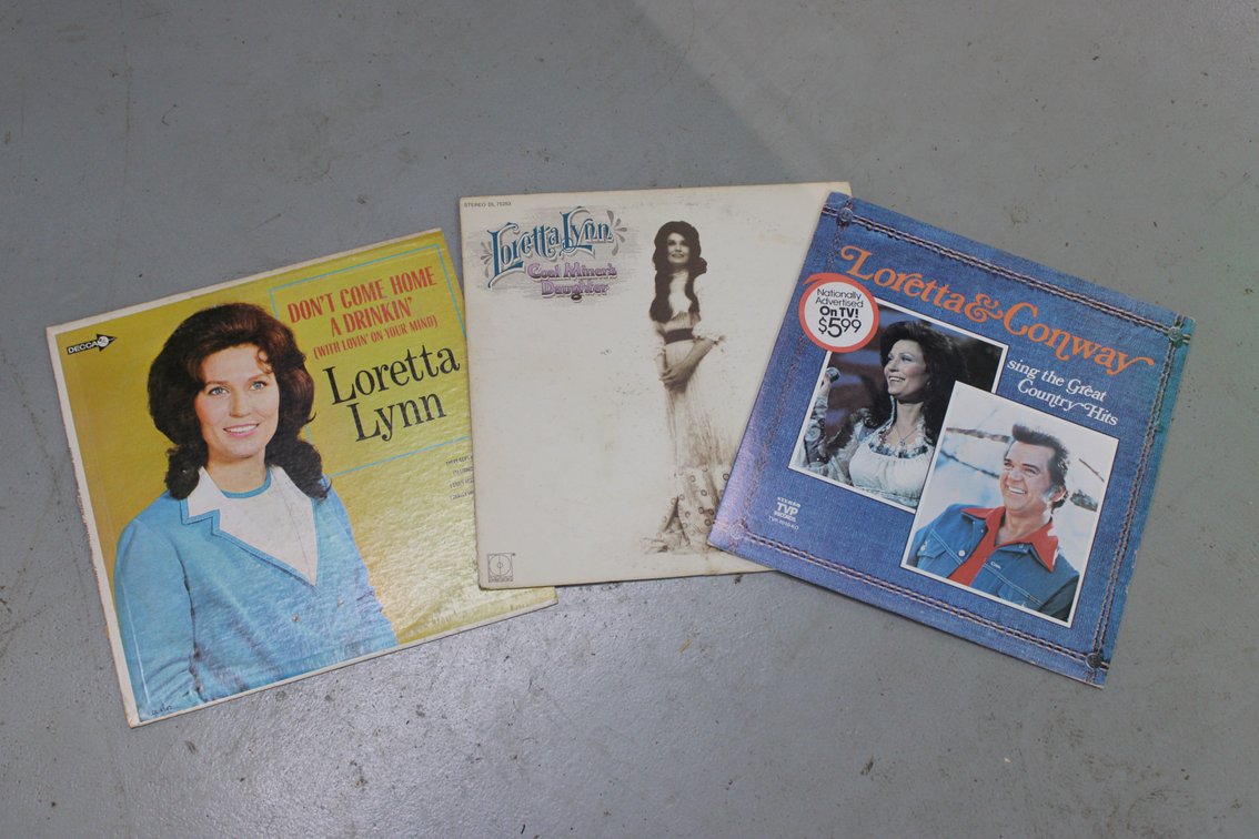 COUNTRY MUSIC RECORD ALBUM LOT