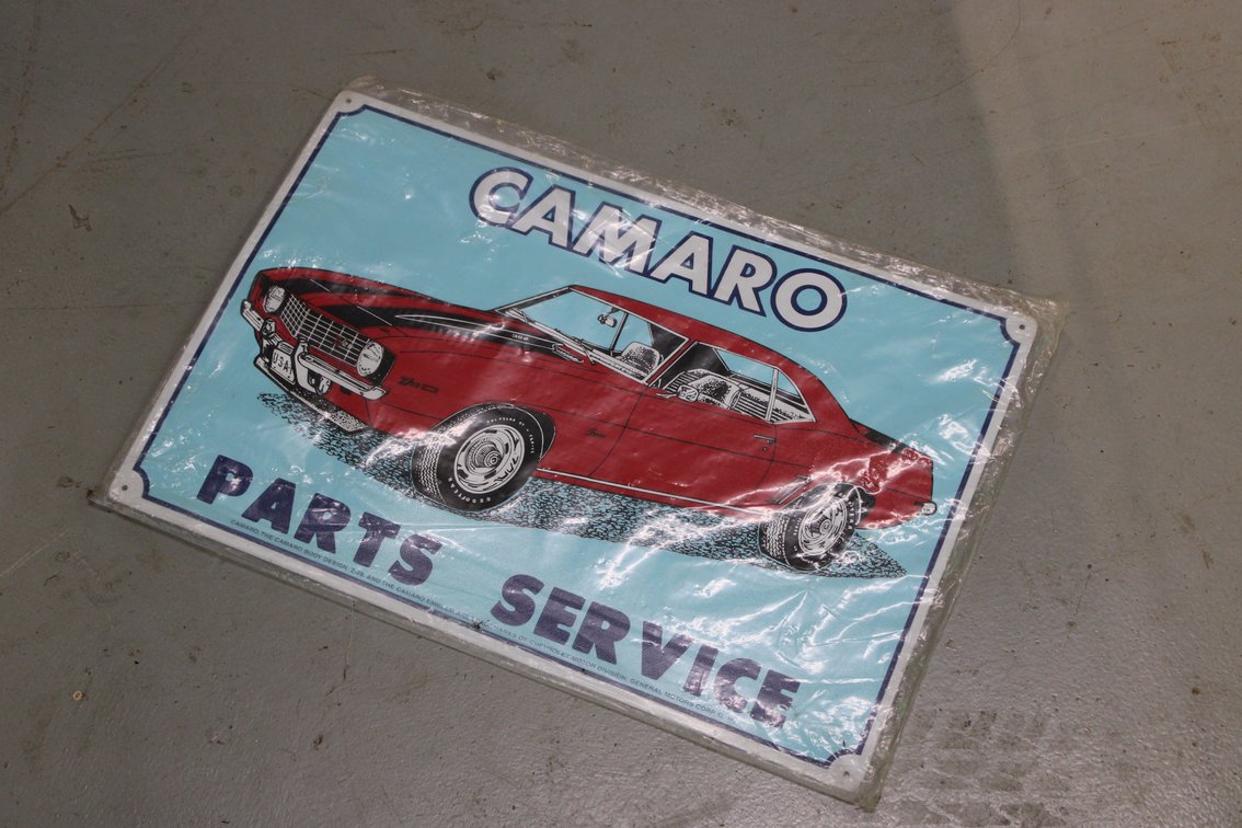 12"X18" CAMARO PARTS & SERVICE SIGN