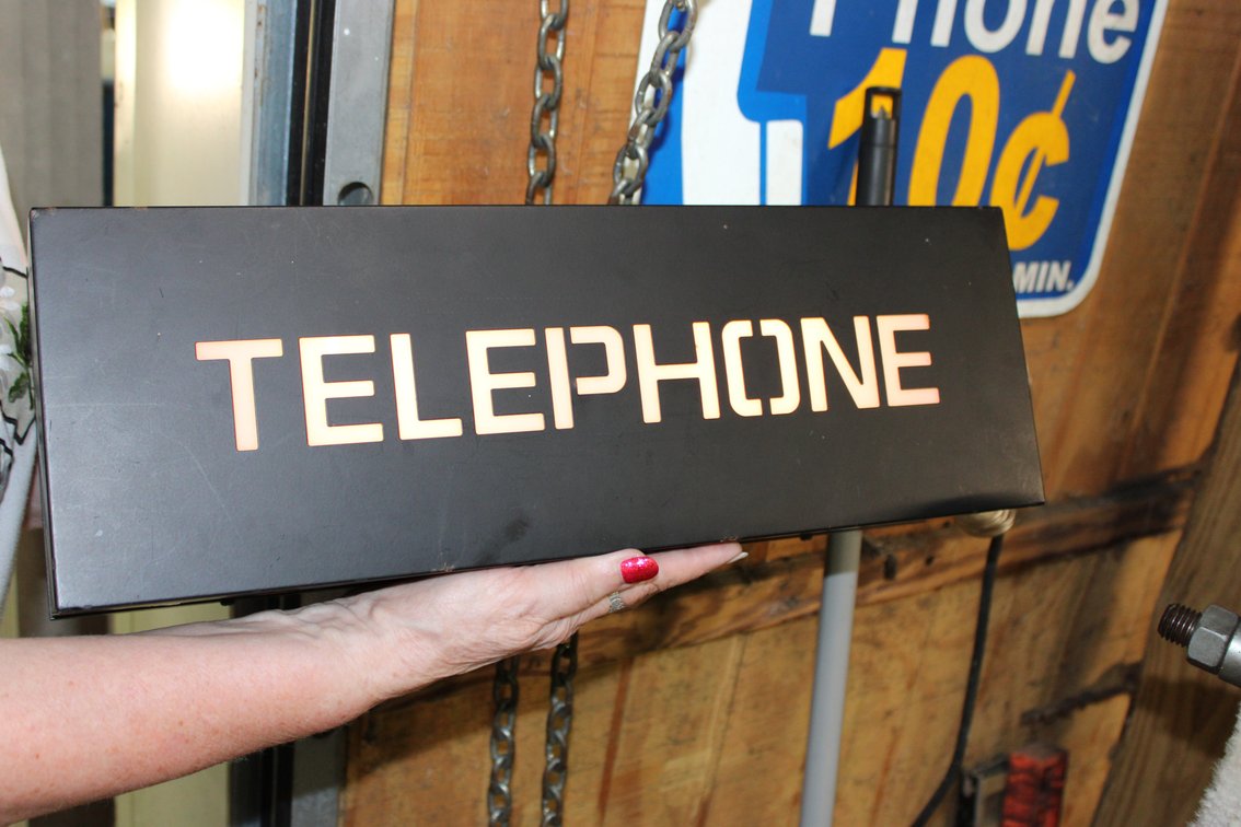 TELEPHONE SIGN