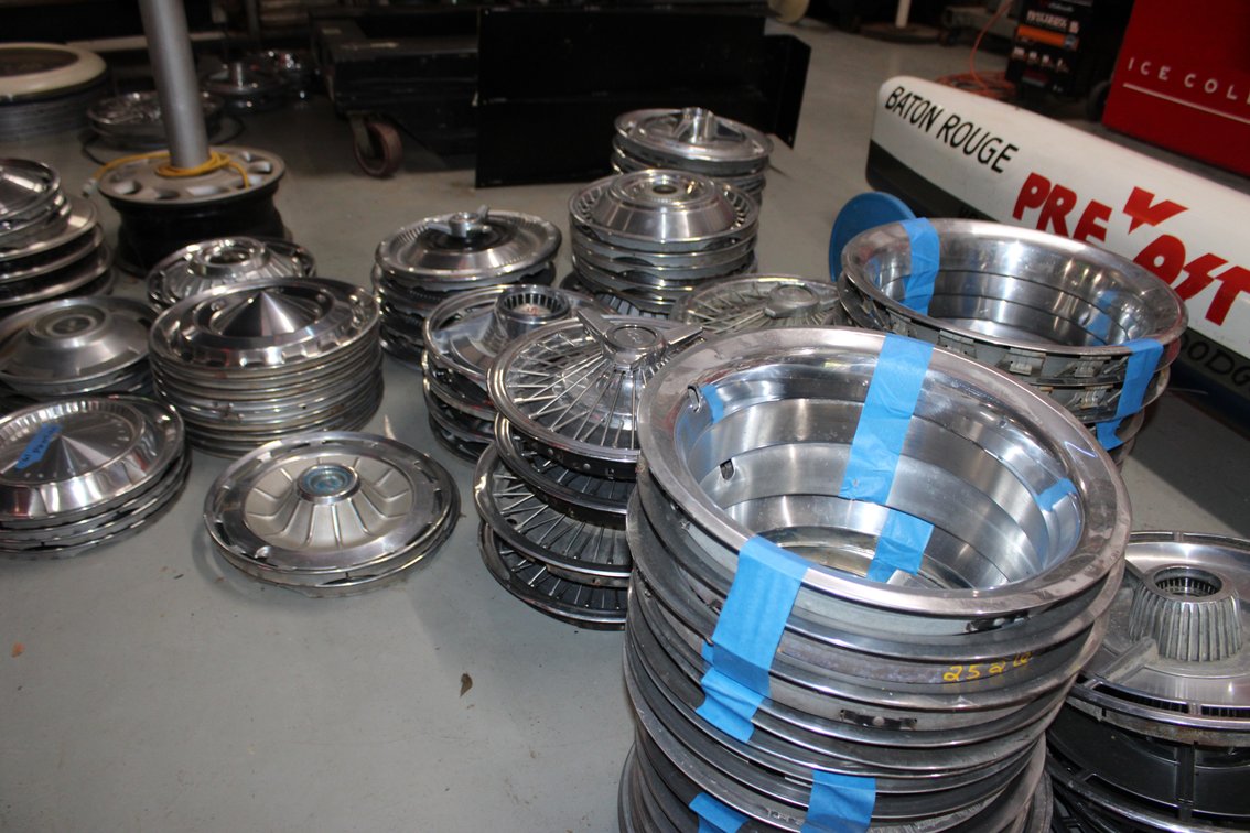 VINTAGE HUBCAP LOT