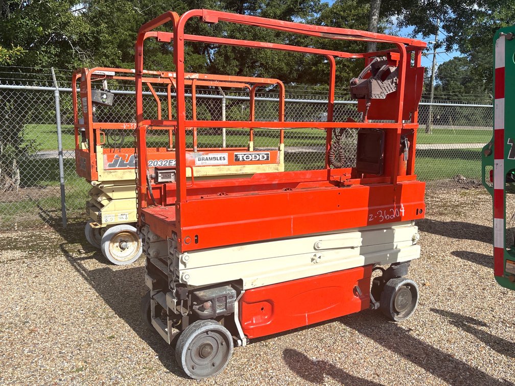 JLG 20FT SCISSOR LIFT