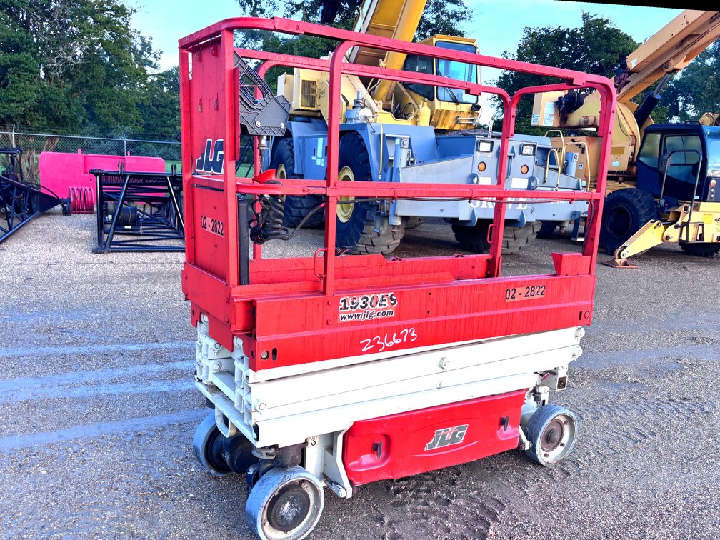 JLG SCISSORLIFT