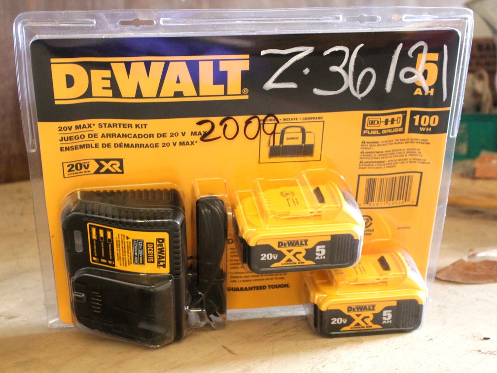 DEWALT 20V MAX STARTER KIT