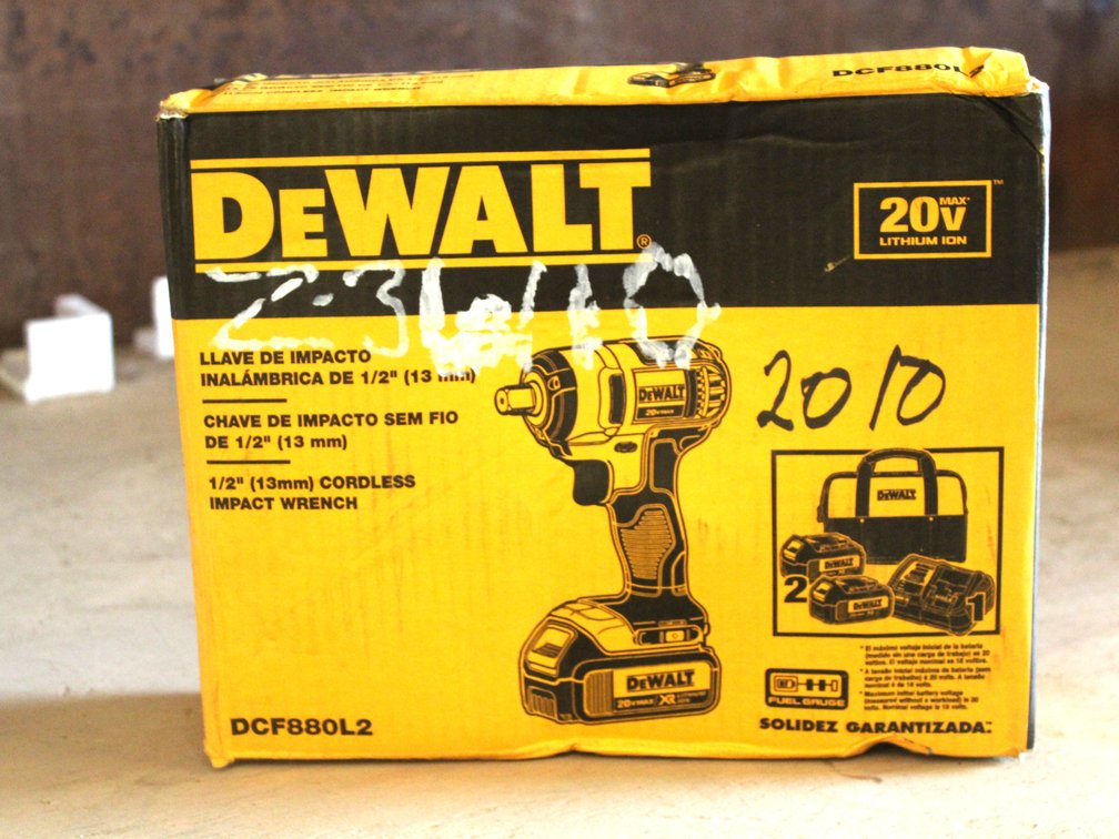 DEWALT 1/2IN CORDLESS IMPACT WRENCH