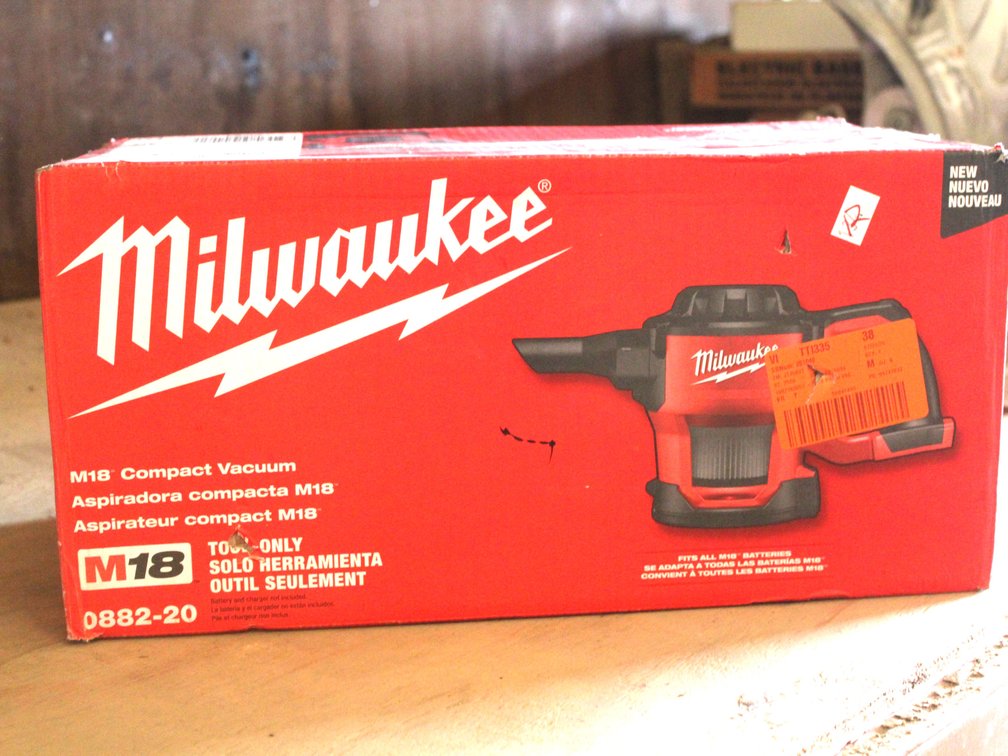 MILWAUKEE M18 COMPACT VACUUM