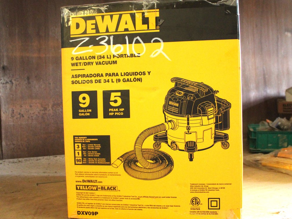 DEWALT 9 GALLON PORTABLE WET/DRY VACUUM