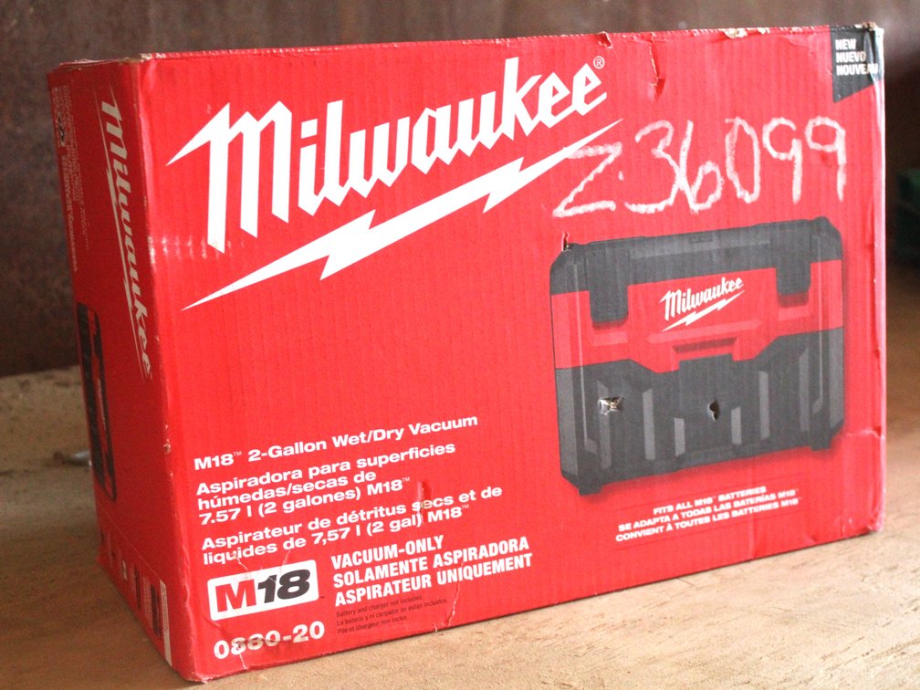 MILWAUKEE M18 2 GALLON WET/DRY VACUUM