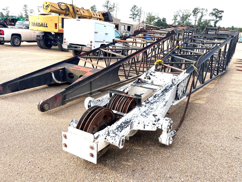 30FT BOOM SECTION AND 30FT BOOM TIP SECTION ATTACHED