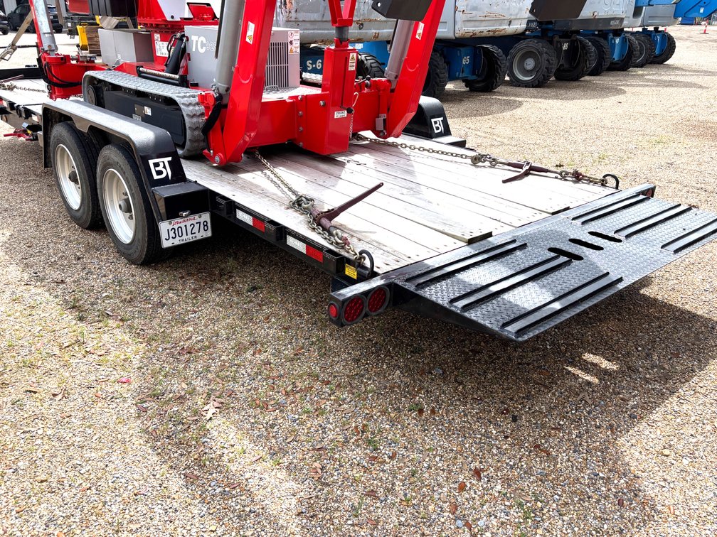 2022 BEHNKE HEAVY DUTY EQUIPMENT TRAILER