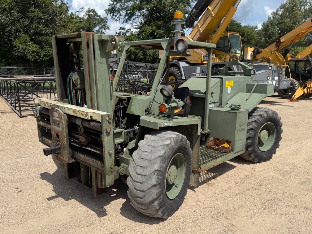 U.S. ARMY FORKLIFT