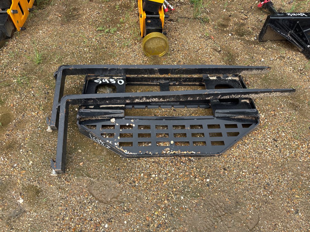 GIYI DHC 60IN FORK FRAME WITH FORKS