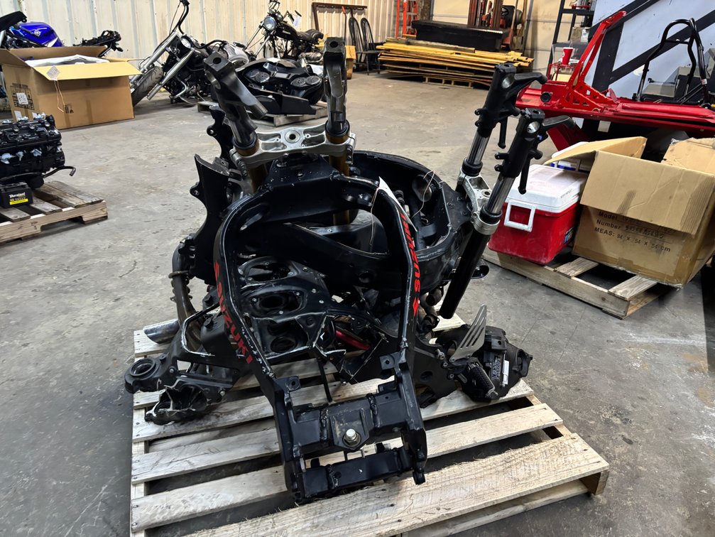 LOT OF PARTS FOR SUZUKI GSX/R