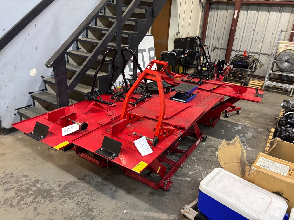 LOT OF JACKS AND STANDS