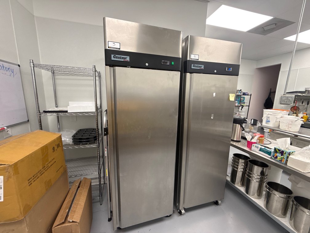 (1) CENTAUR PLUS REFRIGERATOR/FREEZER | INOPERABLE