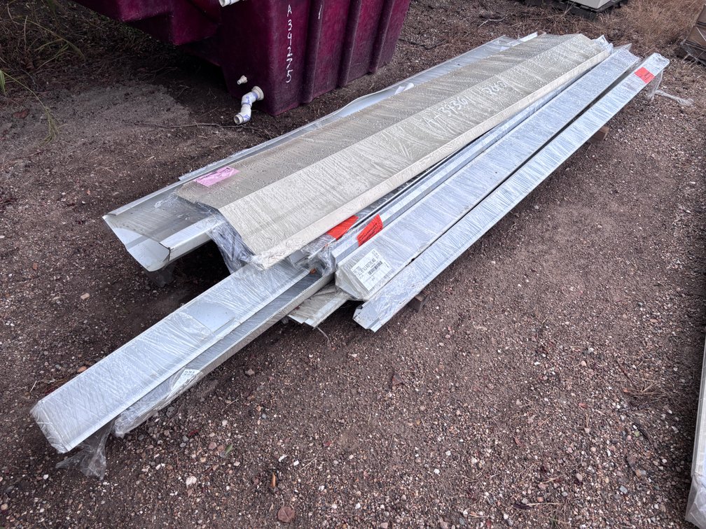 VARIOUS GALVANIZED MINI CORNER PIECES
