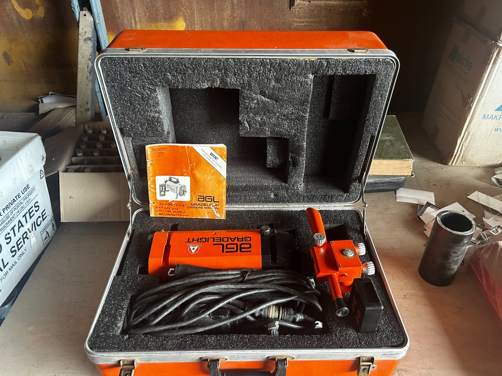 AGL RED BEAM GRATELIGHT PIPE LASER