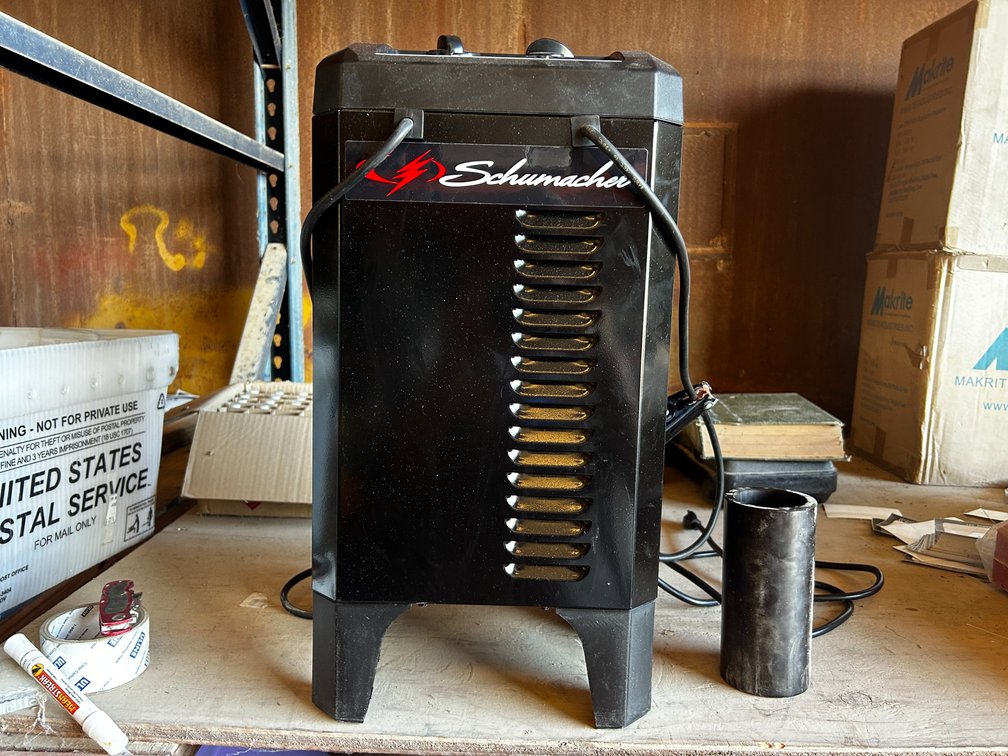 SCHUMACHER MANUAL BATTERY CHARGER