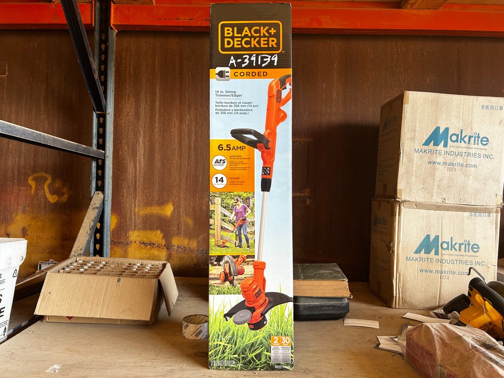 BLACK AND DECKER STRING TIMMER AND EDGER