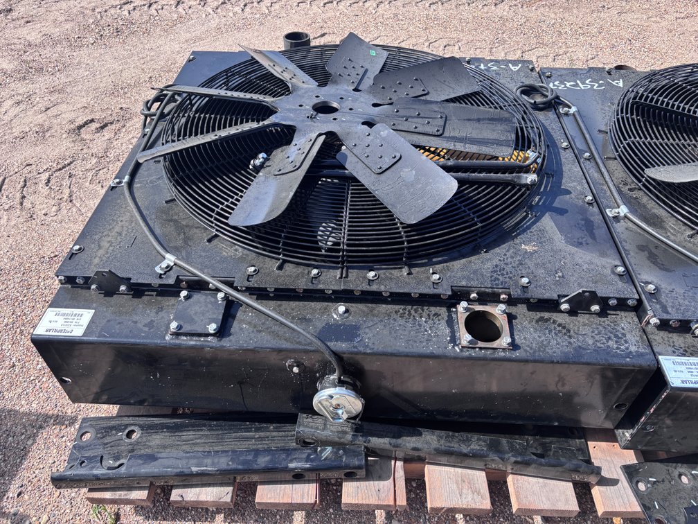 CATERPILLAR HEAVY DUTY RADIATOR WITH FAN