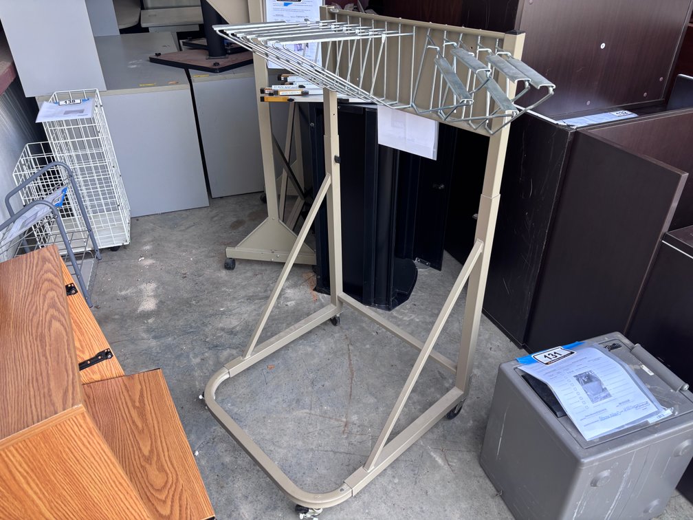 Hanging Map Storage Medium