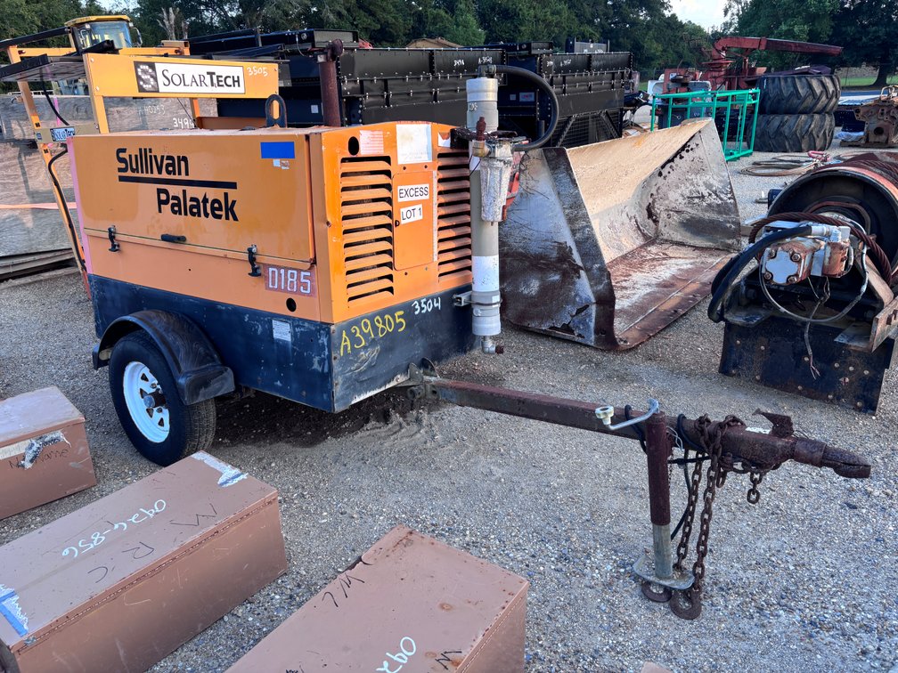 SULLIVAN PALATEK AIR COMPRESSOR ON TRAILER