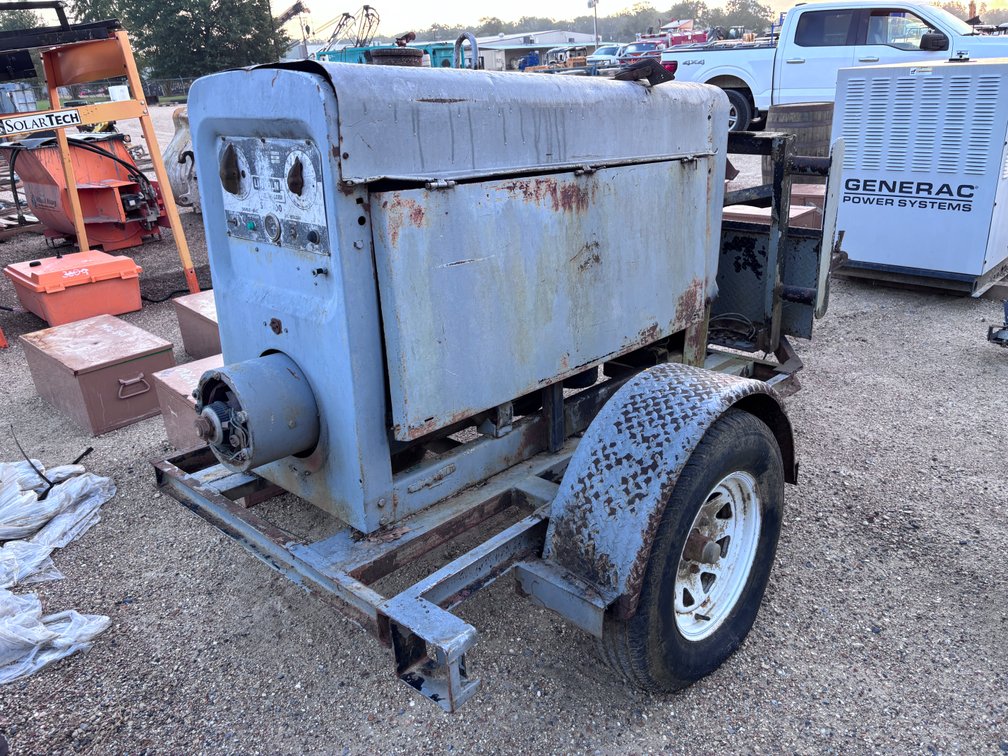LINCOLN WELDER SHIELD ARC WELDER MOUNTED ON TRAILER