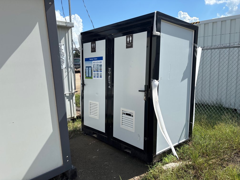 Mobile Double Toilet
White w/ Black Frame
